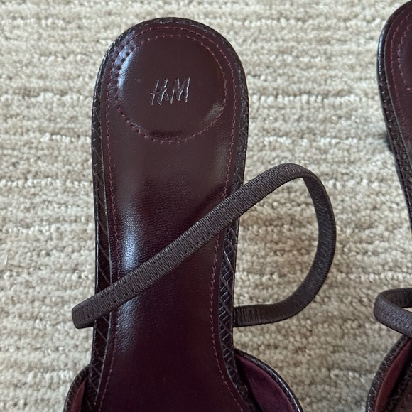 H&M Edition Premium Pointed Slingback Pumps. Dark Brown Croc-Embossed Leather. - Picture 6 of 12